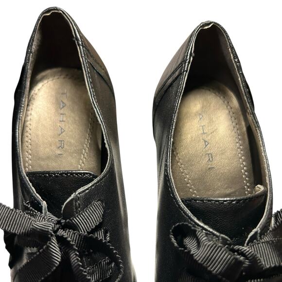 Tahari Grace Shoes Healed Leather Black Pointed Toe Victorian Lace Up SZ 7.5 - Picture 3 of 9